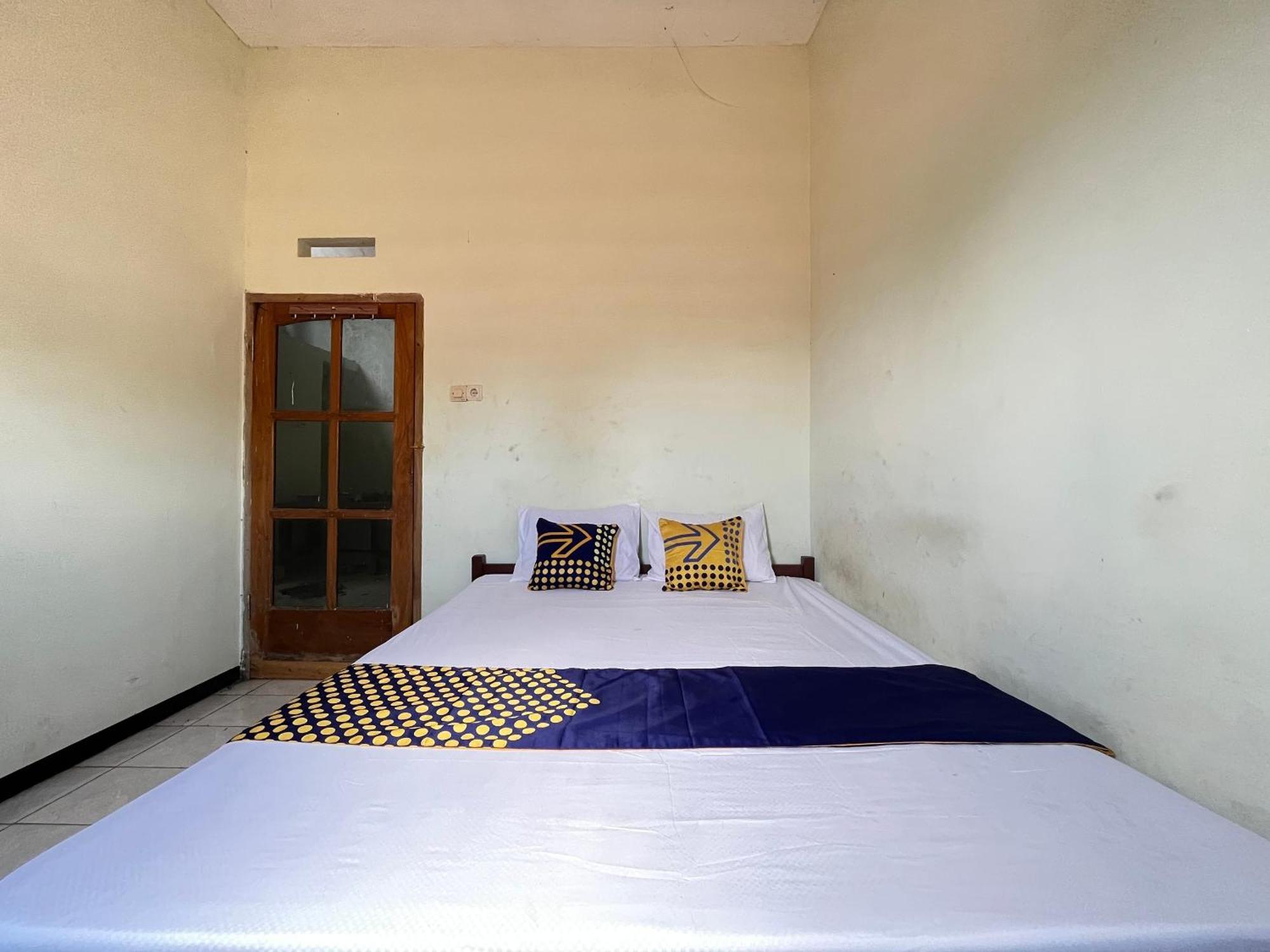 Готель Spot On 93423 Kost Berkah Near Kebun Teh Wonosari Лаванґ Екстер'єр фото
