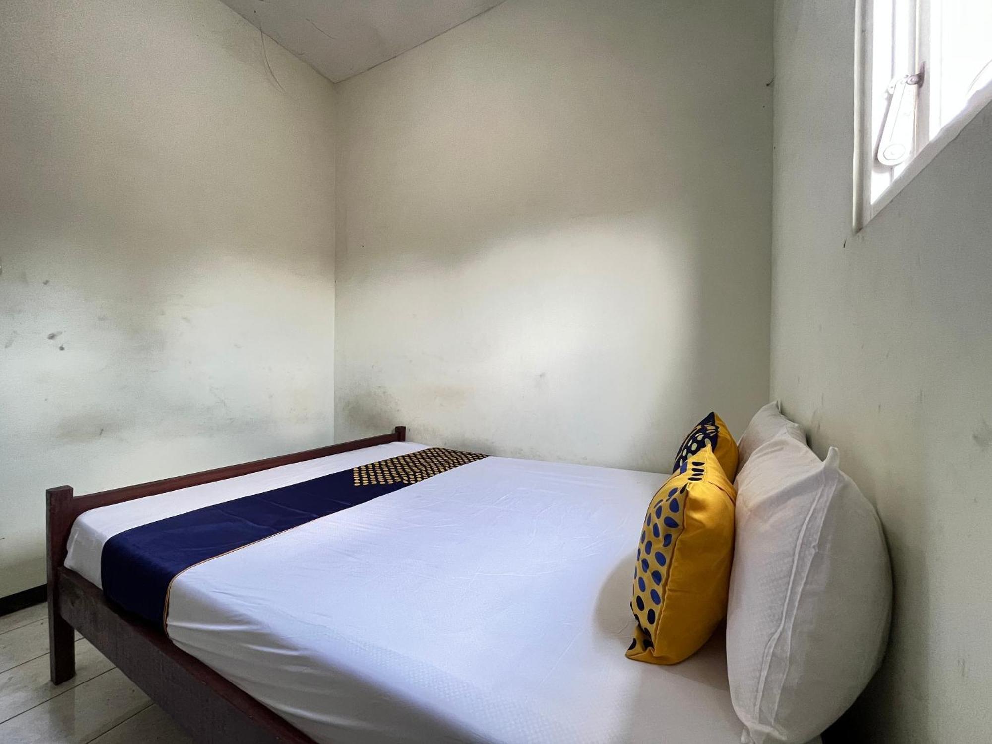 Готель Spot On 93423 Kost Berkah Near Kebun Teh Wonosari Лаванґ Екстер'єр фото