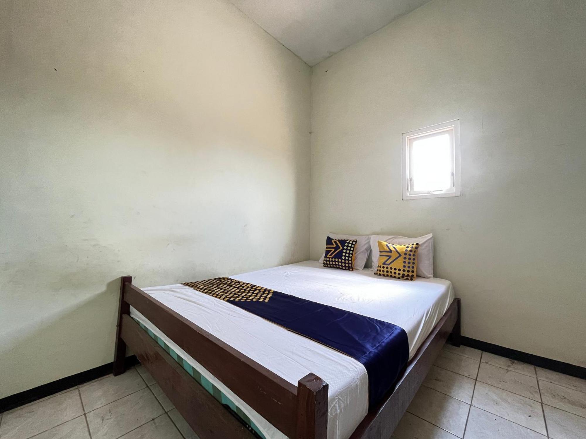 Готель Spot On 93423 Kost Berkah Near Kebun Teh Wonosari Лаванґ Екстер'єр фото