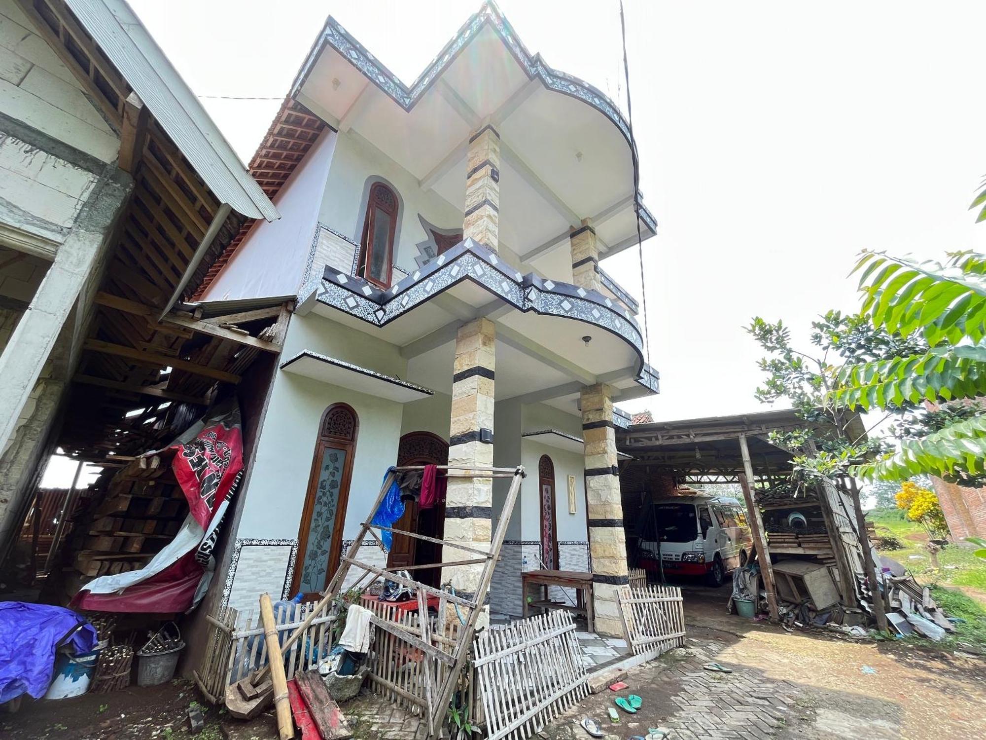 Готель Spot On 93423 Kost Berkah Near Kebun Teh Wonosari Лаванґ Екстер'єр фото