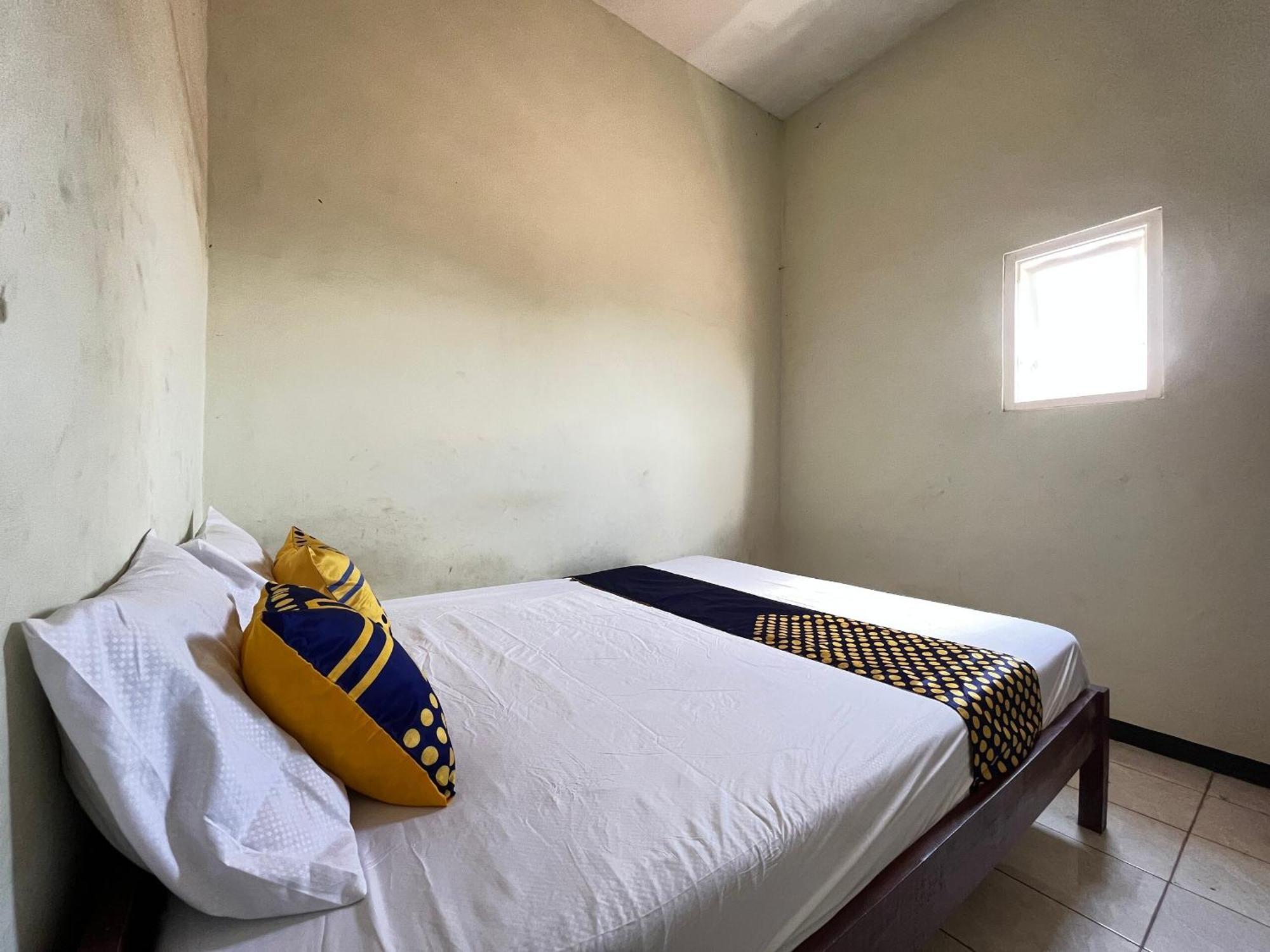 Готель Spot On 93423 Kost Berkah Near Kebun Teh Wonosari Лаванґ Екстер'єр фото