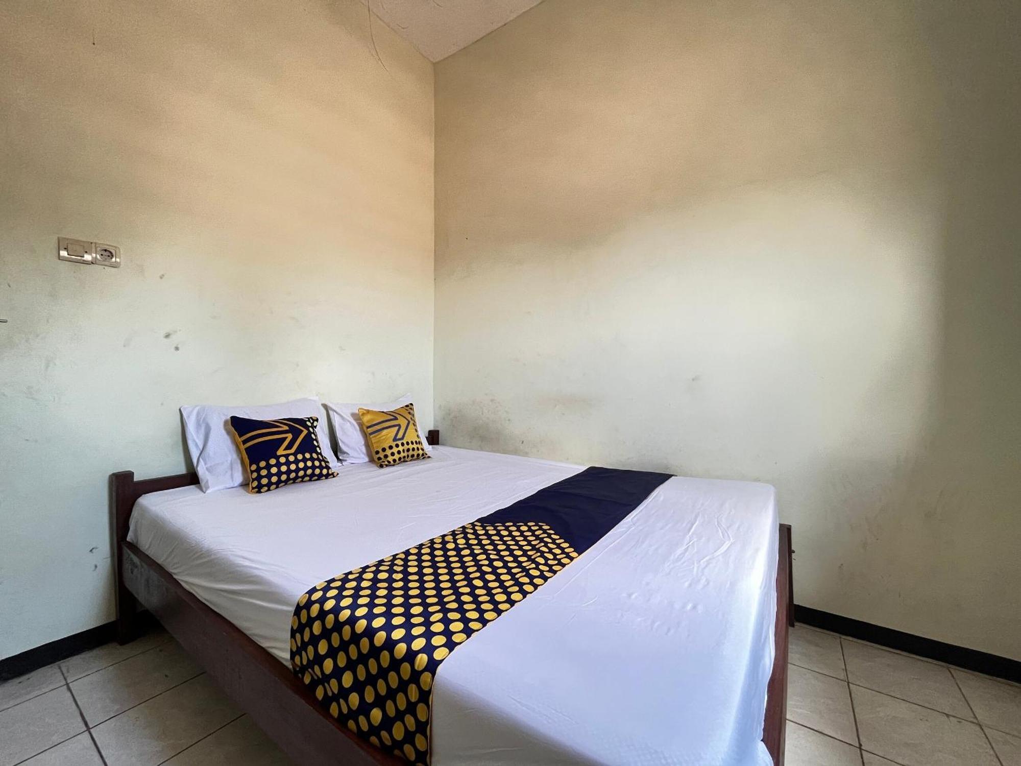 Готель Spot On 93423 Kost Berkah Near Kebun Teh Wonosari Лаванґ Екстер'єр фото